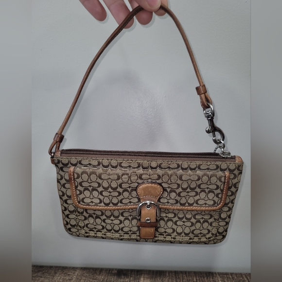 Coach wristlet - Picture 1 of 5